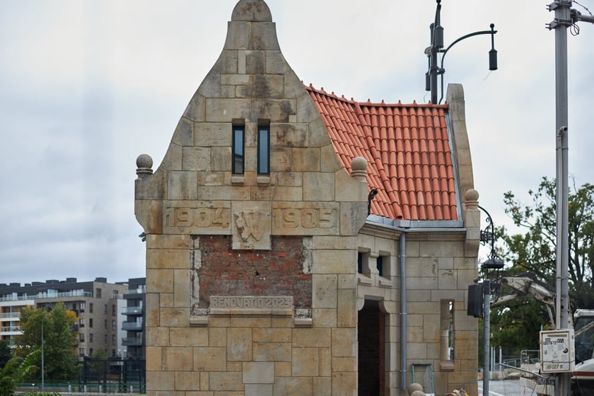 Na zdjęciu strażnice przy wjeździe na most Pomorski Południowy