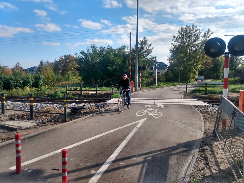 Nowe przejście przez tory dla pieszych i rowerzystów na ul Agrestowej