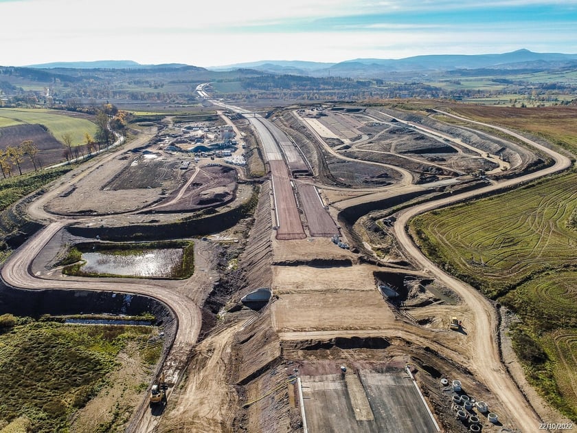 Na zdjęciu budowa tuneli w ciągu drogi S3 na Dolnym Śląsku w okolicach Lubawki i Kamiennej Góry
