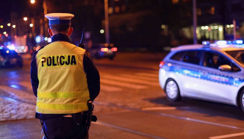wypadek na rondzie Reagana, autobus wjechał w przejście podziemne