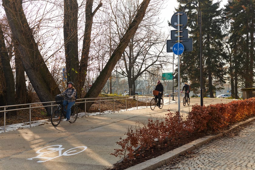 Łącznik rowerowo-pieszy pomiędzy mostem Grunwaldzkim a bulwarem Kaczyńskich