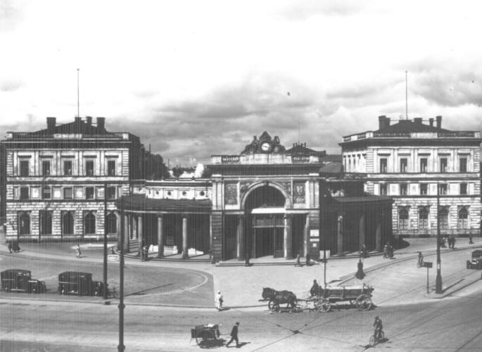 Na zdjęciu Dworzec Świebodzki we Wrocławiu, 1930