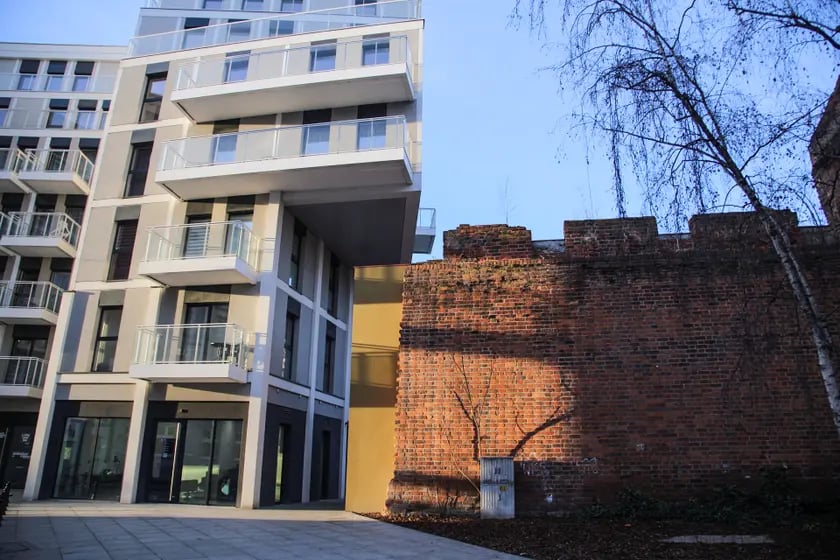 Cała okolica dawnego Wojew&oacute;dzkiego Szpitala im. J. Babińskiego odżyła, a Bulwary Staromiejskie są miejscem, gdzie warto się wybrać na spacer