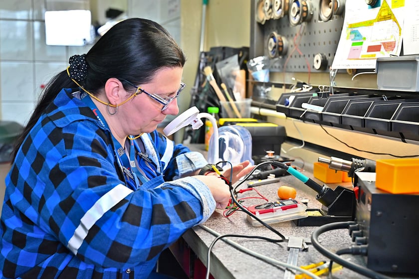 Andżela Sobczak jest jedyną elektromonterką w MPK Wrocław.