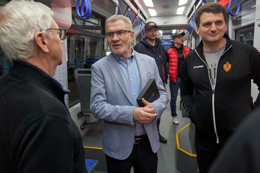 Uroczystość nadania tramwajowi imienia Konstantego Pociejkowicza.