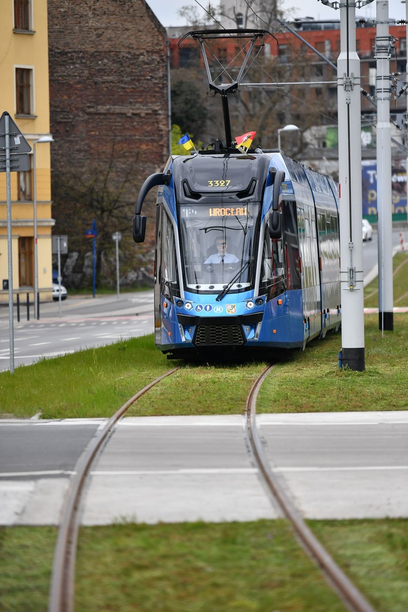 Przejazd próbny tramwaju nową trasą przez Popowice.