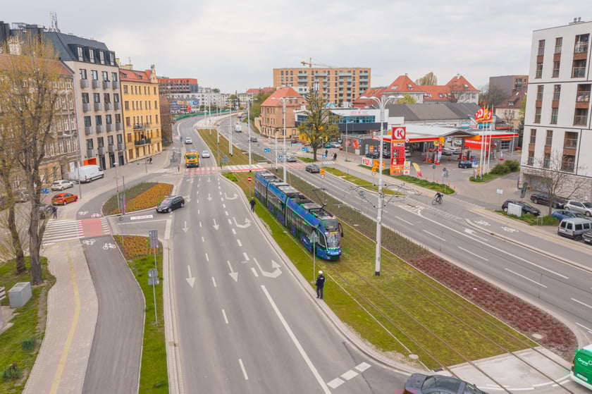 Przejazd próbny tramwaju nową trasą przez Popowice.