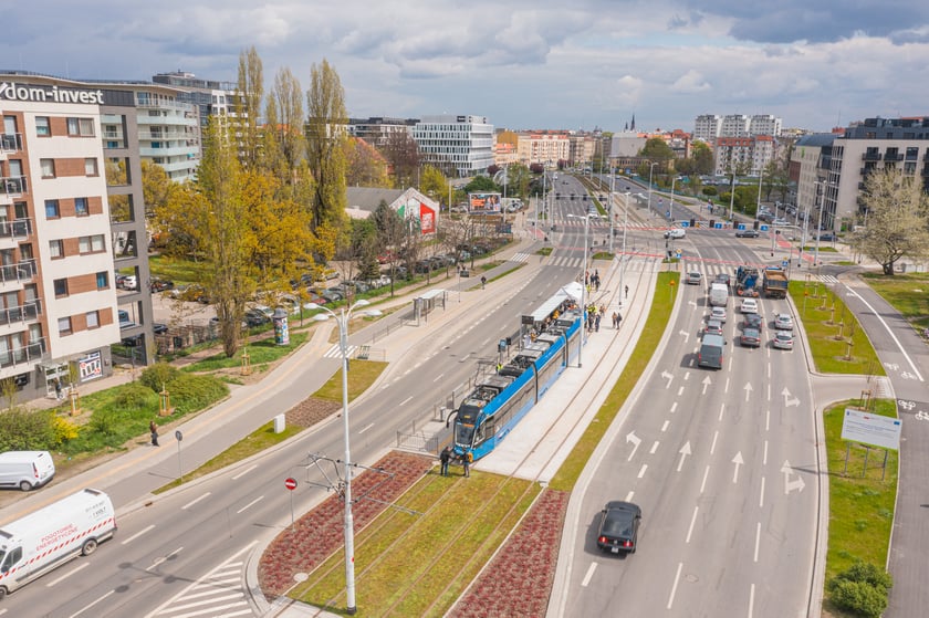 Przejazd próbny tramwaju nową trasą przez Popowice.