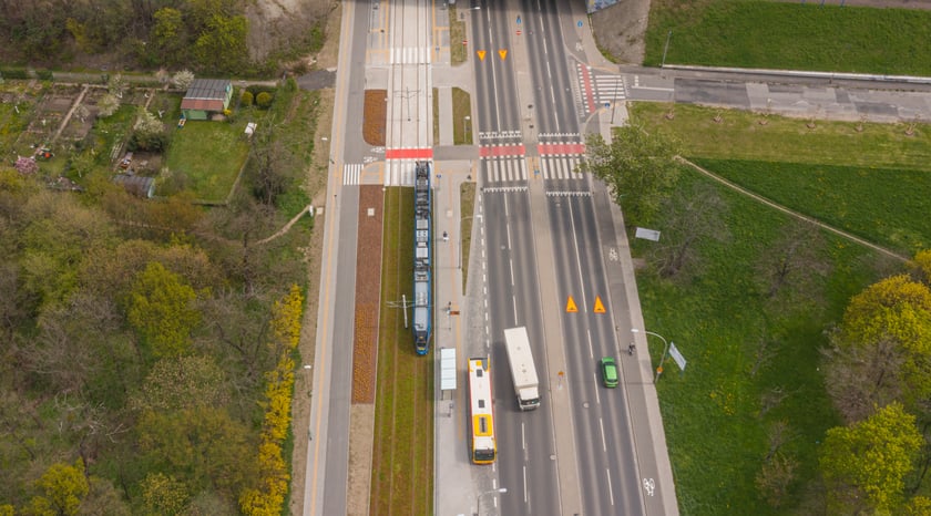 Przejazd próbny tramwaju nową trasą przez Popowice.