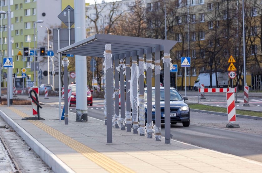 25
przystank&oacute;w wybudowanych lub przebudowanych, w tym
9
par zupełnie nowych.
