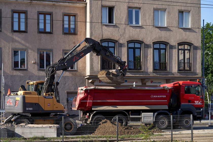 Ulica Kazimierza Wielkiego rano w pierwszy dzień roboczy remontu&nbsp;&nbsp;