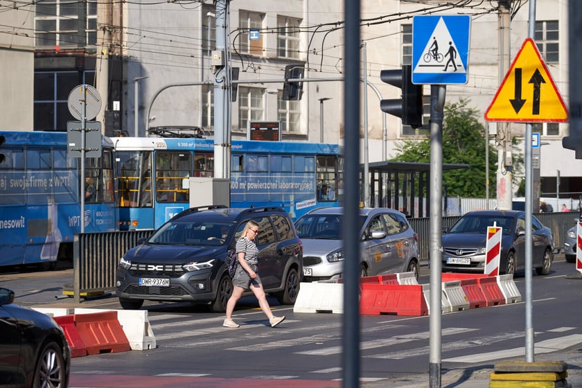 Ulica Kazimierza Wielkiego rano w pierwszy dzień roboczy remontu&nbsp;&nbsp;