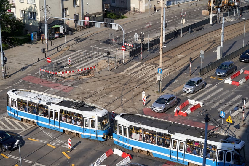 Ulica Kazimierza Wielkiego rano w pierwszy dzień roboczy remontu&nbsp;&nbsp;
