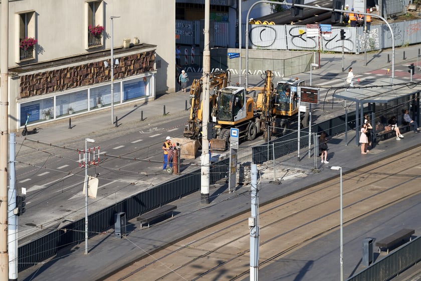 Ulica Kazimierza Wielkiego rano w pierwszy dzień roboczy remontu&nbsp;&nbsp;