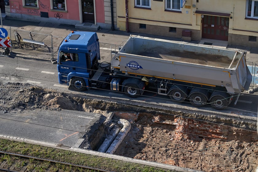 Ulica Kazimierza Wielkiego rano w pierwszy dzień roboczy remontu&nbsp;&nbsp;
