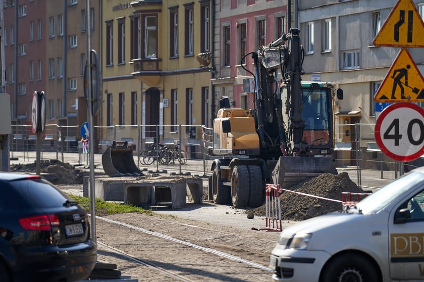 Ulica Kazimierza Wielkiego rano w pierwszy dzień roboczy remontu&nbsp;&nbsp;