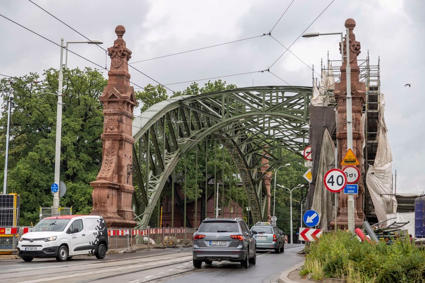 Most, poza tym że wyremontowany, zyskał nową kolorystykę. Jest ona taka, jak ponad 100 lat temu.