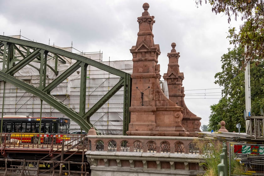 Most, poza tym że wyremontowany, zyskał nową kolorystykę. Jest ona taka, jak ponad 100 lat temu.