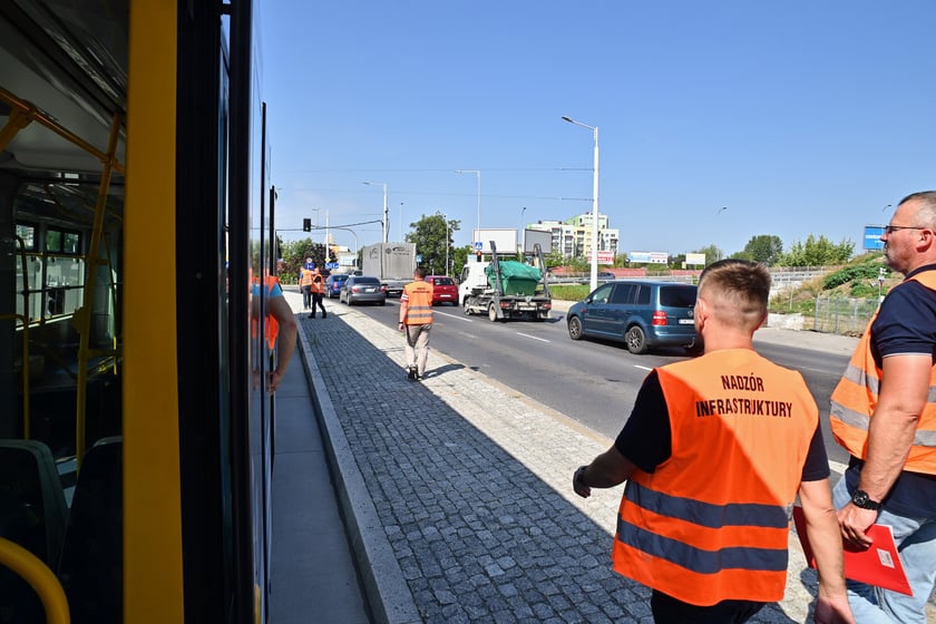 Próbny przejazd tramwaju nowym odcinkiem trasy autobusowo-tramwajowej. Testowany był odcinek od przystanku Park Biznesu do przystanku Rogowska.