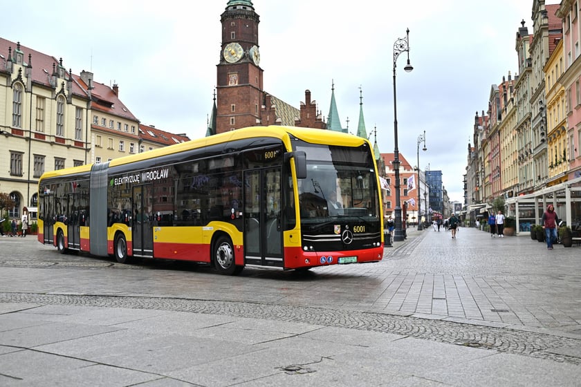 Prezentacja pierwszego elektrycznego autobusu zakupionego przez MPK Wrocław.