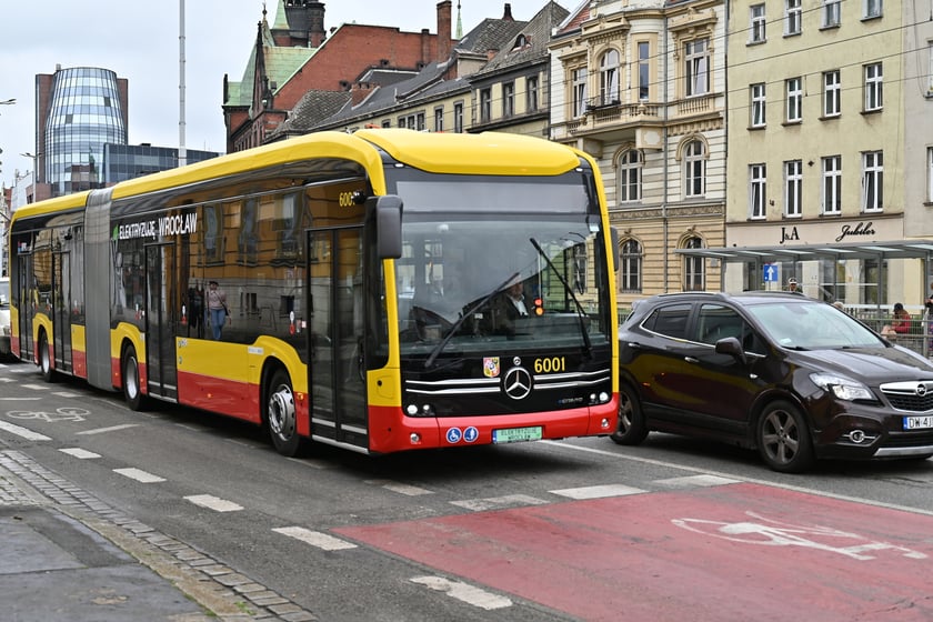 Prezentacja pierwszego elektrycznego autobusu zakupionego przez MPK Wrocław.