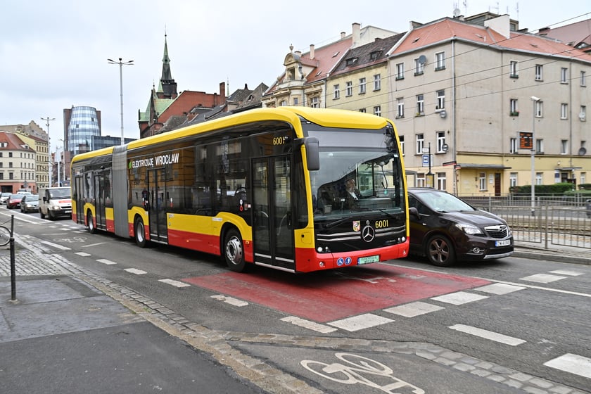 Prezentacja pierwszego elektrycznego autobusu zakupionego przez MPK Wrocław.