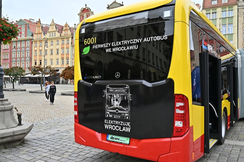 Prezentacja pierwszego elektrycznego autobusu zakupionego przez MPK Wrocław.