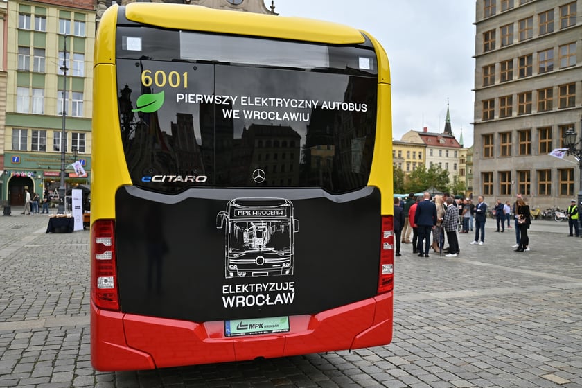 Prezentacja pierwszego elektrycznego autobusu zakupionego przez MPK Wrocław.