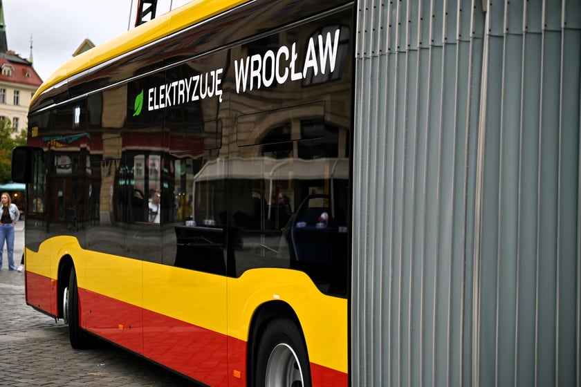 Prezentacja pierwszego elektrycznego autobusu zakupionego przez MPK Wrocław.