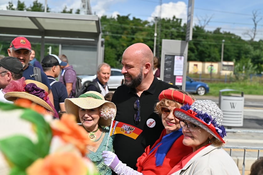 Komunikacyjny piknik na nowej pętli Wrocław Nowy Dwór (P+R). Impreza zorganizowana została z okazji uruchomienia tramwajów na Nowy Dwór, co nastąpi jutro, w niedzielę 3 września.