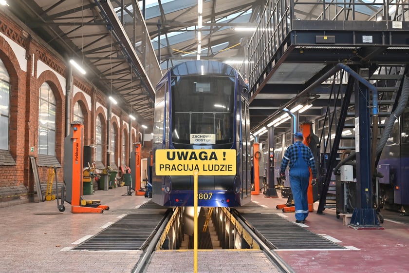 Zajezdnia Tramwajowa Gaj przy skrzyżowaniu ulic Ślężnej i Kamiennej.