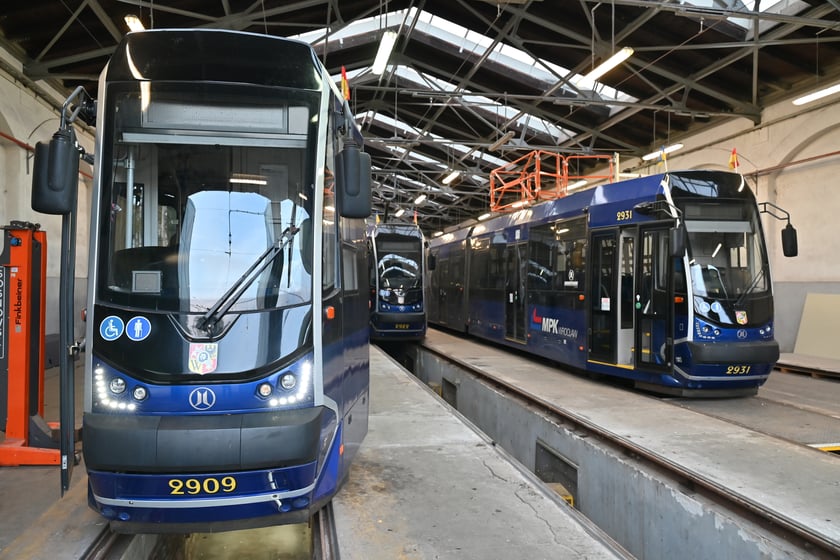 Zajezdnia Tramwajowa Gaj przy skrzyżowaniu ulic Ślężnej i Kamiennej.