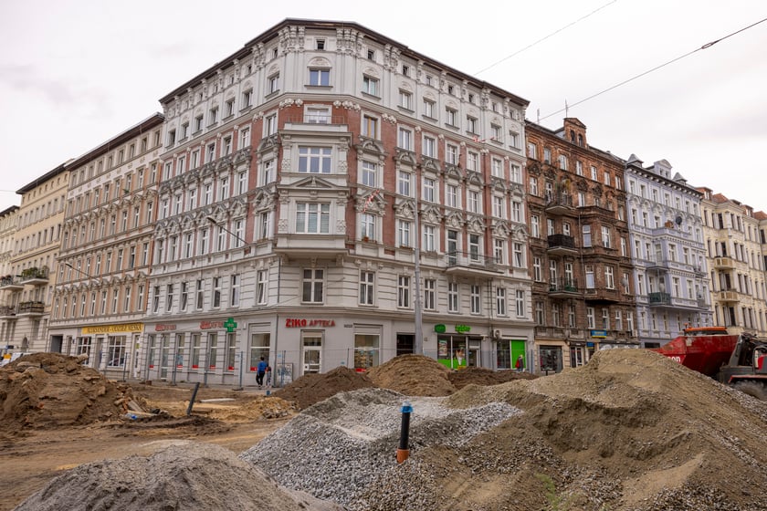 Remont ulicy Pomorskiej i zachodniej części placu Staszica.