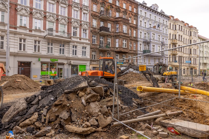 Remont ulicy Pomorskiej i zachodniej części placu Staszica.