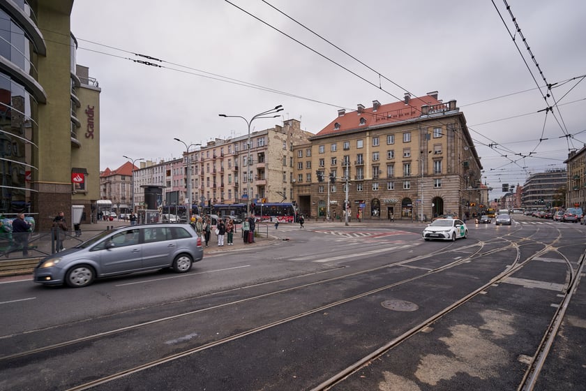 Skrzyżowanie Piłsudskiego ze Świdnicką po remoncie.