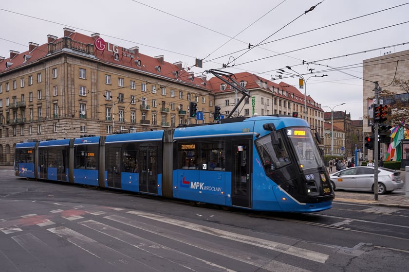 Skrzyżowanie Piłsudskiego ze Świdnicką po remoncie.