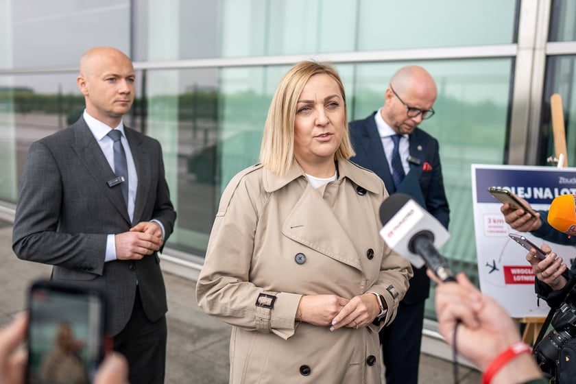 - Komunikacja kolejowa jest bardziej efektywna niż autobusowa. Zależy nam, aby podr&oacute;żni mieli taką opcję - Paulina Tyniec-Piszcz, dyrektorka Wydziału Transportu UMW.