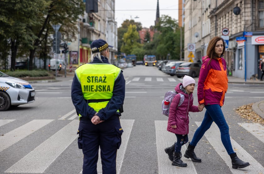 Górnickiego od godziny 7:30 do 8 jest Szkolną Ulicą - zamkniętą dla ruchu samochodowego.