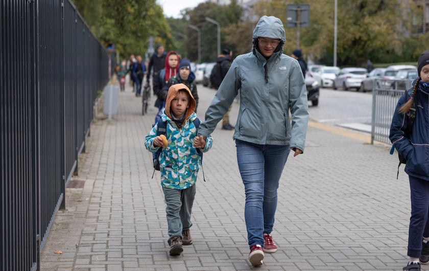 Górnickiego od godziny 7:30 do 8 jest Szkolną Ulicą - zamkniętą dla ruchu samochodowego.