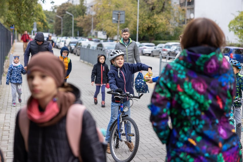 Górnickiego od godziny 7:30 do 8 jest Szkolną Ulicą - zamkniętą dla ruchu samochodowego.