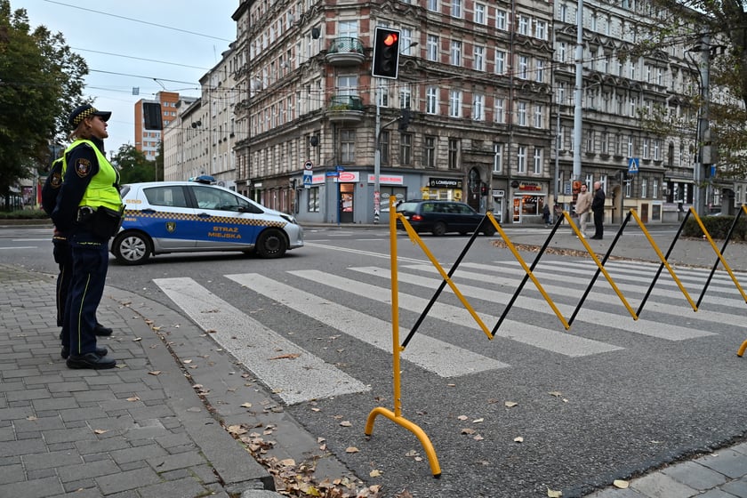 Górnickiego od godziny 7:30 do 8 jest Szkolną Ulicą - zamkniętą dla ruchu samochodowego.