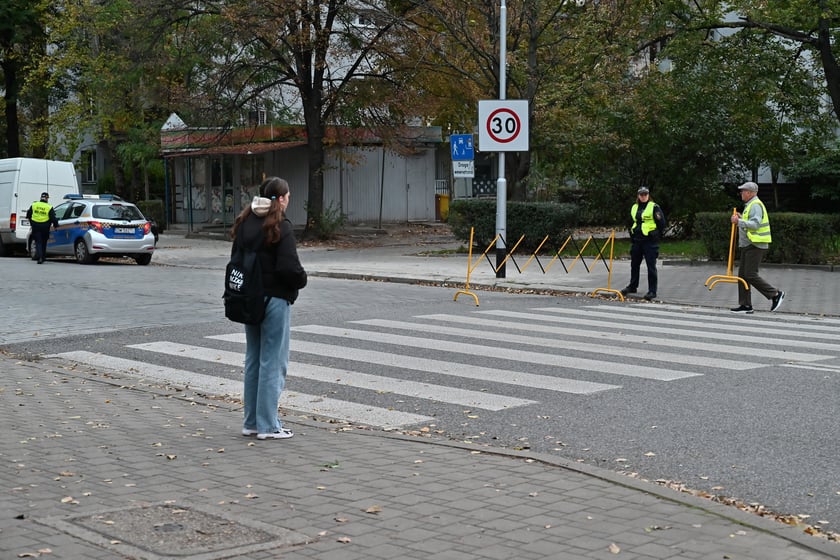 Górnickiego od godziny 7:30 do 8 jest Szkolną Ulicą - zamkniętą dla ruchu samochodowego.