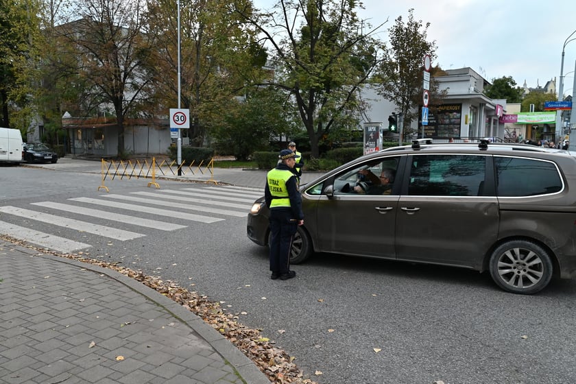 Górnickiego od godziny 7:30 do 8 jest Szkolną Ulicą - zamkniętą dla ruchu samochodowego.