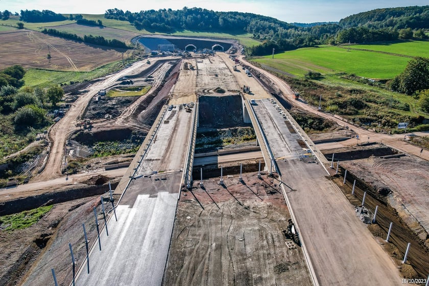Prace na budowie tuneli na trasie S3 z Wrocławia do Pragi