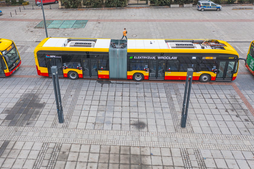 MPK Wrocław zaprezentowało wszystkie swoje elektryczne autobusy na placu Wolności.
