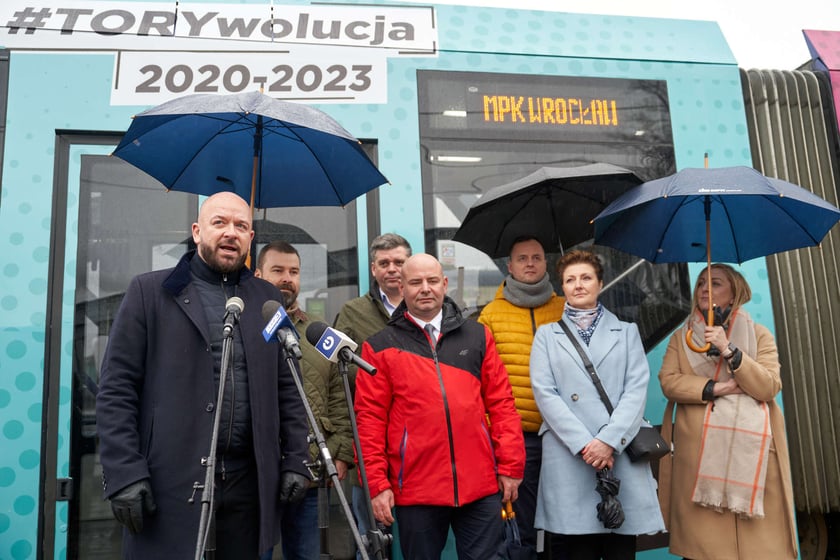 MPK prezentuje swój tramwaj poświęcony Torywolucji.