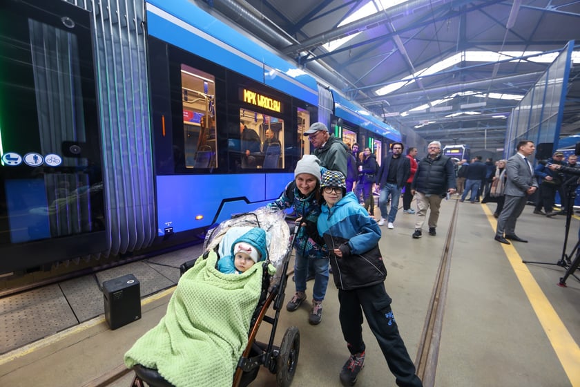 Prezentacja nowego tramwaju Pesa Twist 146N