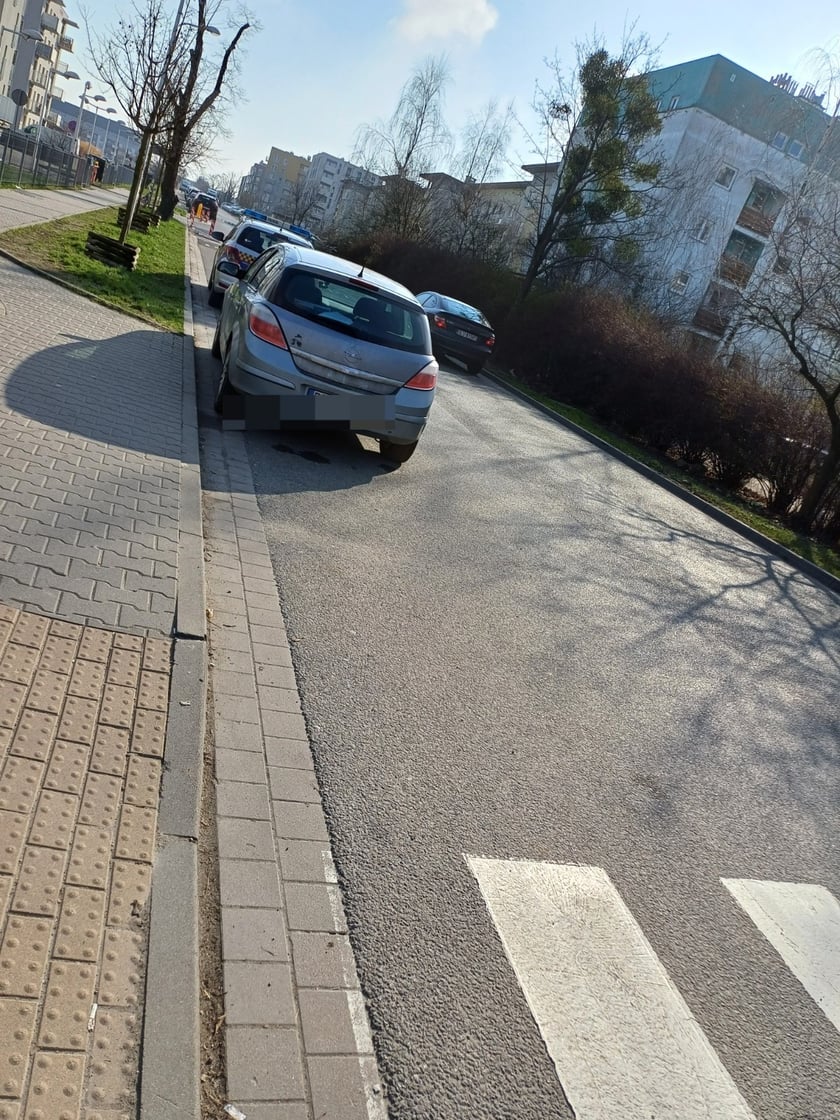 Nieprawidłowo zaparkowany pojazd