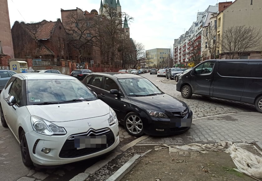 Mistrzowie parkowania na wrocławskich ulicach