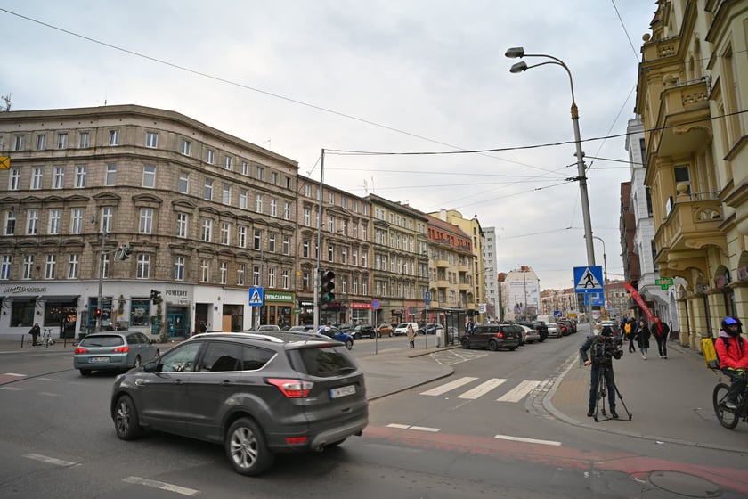 W tym miejscu, u zbiegu Drobnera i Dubois, powstanie nowoczesny, zielony węzeł przesiadkowy.